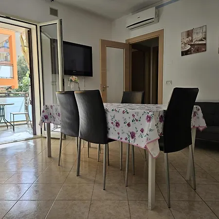 Lido Apartamento *